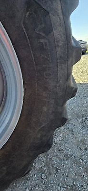 Traktor del tipo Massey Ferguson S8735, Gebrauchtmaschine In PEYROLE (Immagine 16)