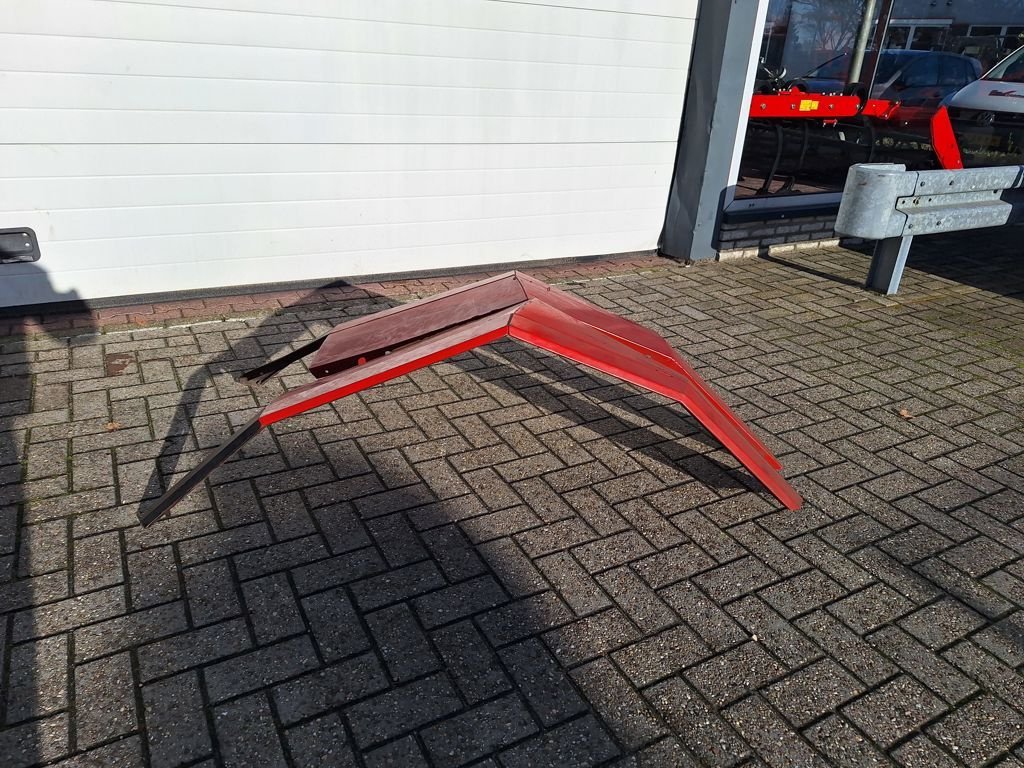 Traktor typu Massey Ferguson SPATBORDEN MF 3000-SERIE, Gebrauchtmaschine v MARIENHEEM (Obrázek 1)