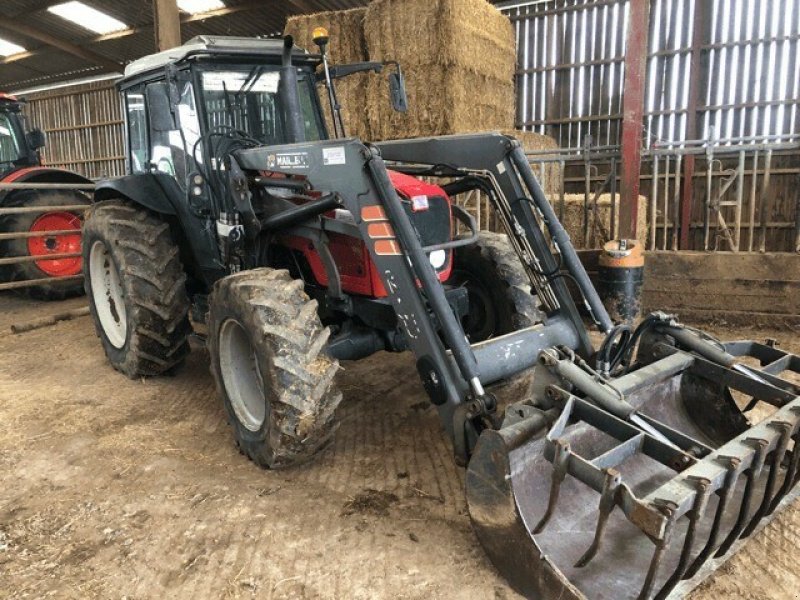 Traktor typu Massey Ferguson TRACTEUR 4445, Gebrauchtmaschine v Paray-le-monial (Obrázek 2)