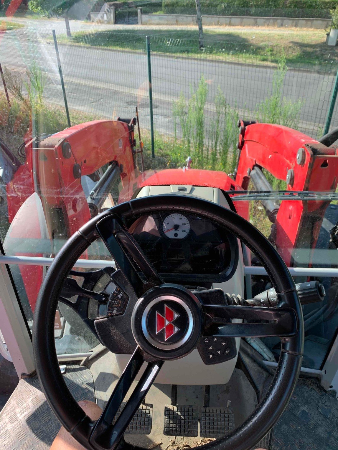 Traktor vrste Massey Ferguson Tracteur agricole 5S 115 Massey Ferguson, Gebrauchtmaschine v LA SOUTERRAINE (Slika 7)