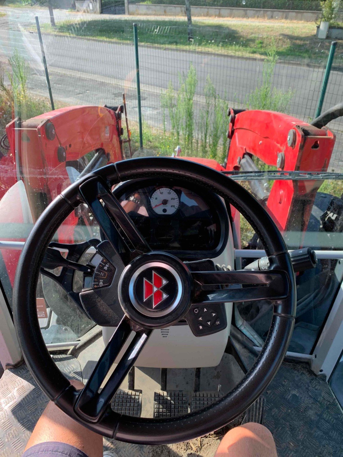 Traktor tip Massey Ferguson Tracteur agricole 5S 115 Massey Ferguson, Gebrauchtmaschine in LA SOUTERRAINE (Poză 4)
