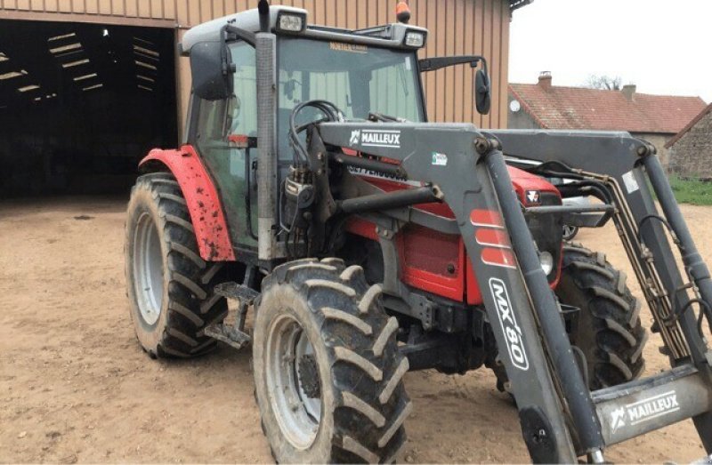 Traktor typu Massey Ferguson TRACTEUR MF 5445, Gebrauchtmaschine v Paray-le-monial (Obrázek 2)