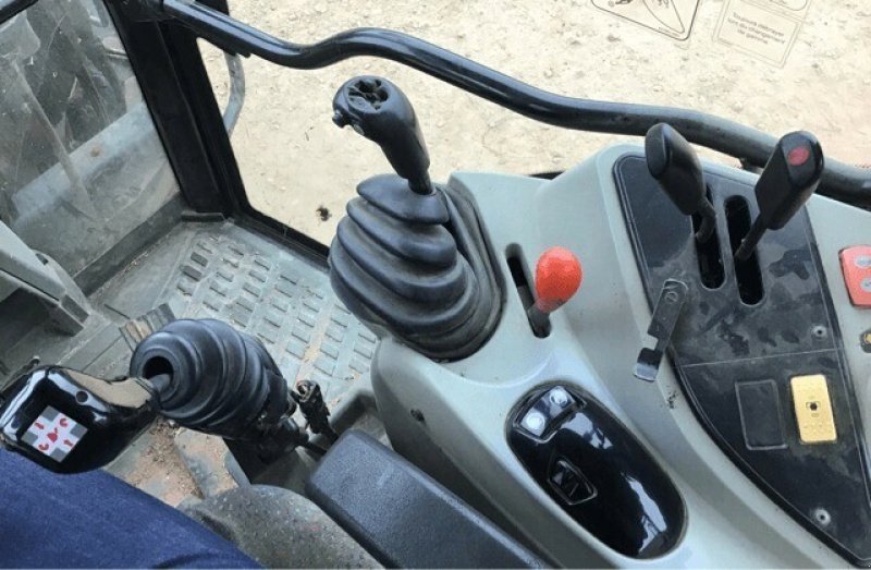 Traktor typu Massey Ferguson TRACTEUR MF 5445, Gebrauchtmaschine v Paray-le-monial (Obrázek 6)