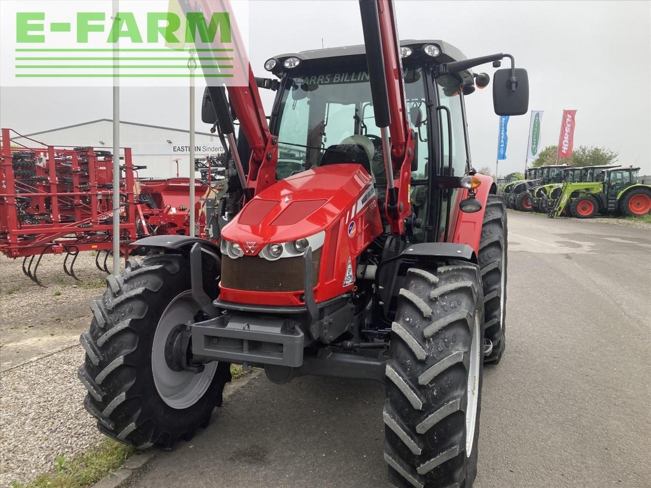 Traktor des Typs Massey Ferguson USED 2017 5610 C/W FL4121 FRONT LOADER, Gebrauchtmaschine in SINDERBY, THIRSK (Bild 10)