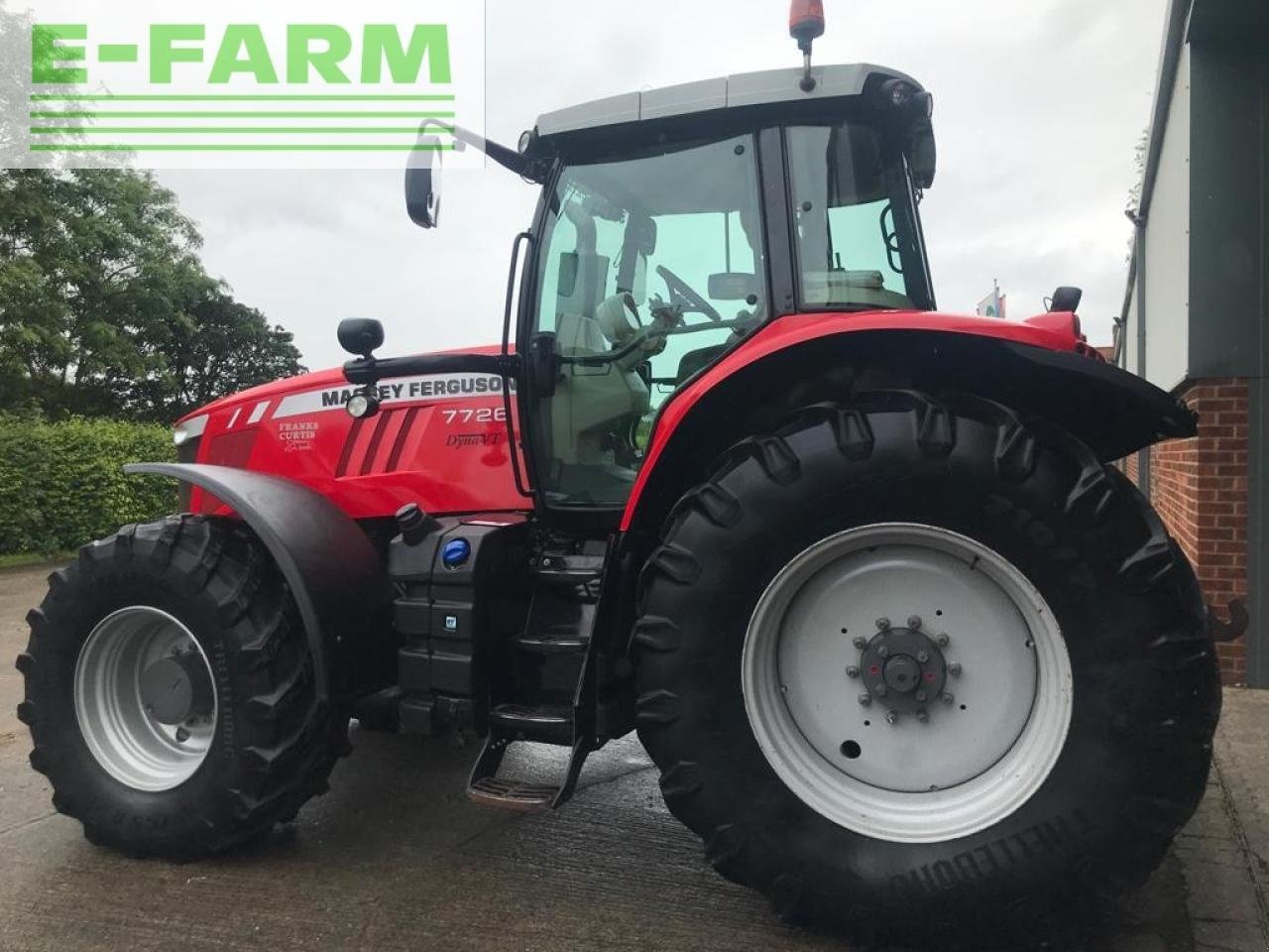 Traktor des Typs Massey Ferguson USED 2017 7726 DYNA VT, Gebrauchtmaschine in WILBERFOSS, YORK (Bild 6)