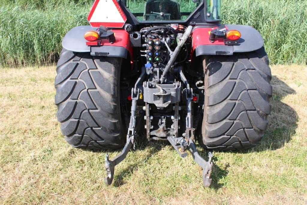 Traktor des Typs Massey Ferguson WF3710 Effici&euml;nt, Gebrauchtmaschine in Geldermalsen (Bild 11)
