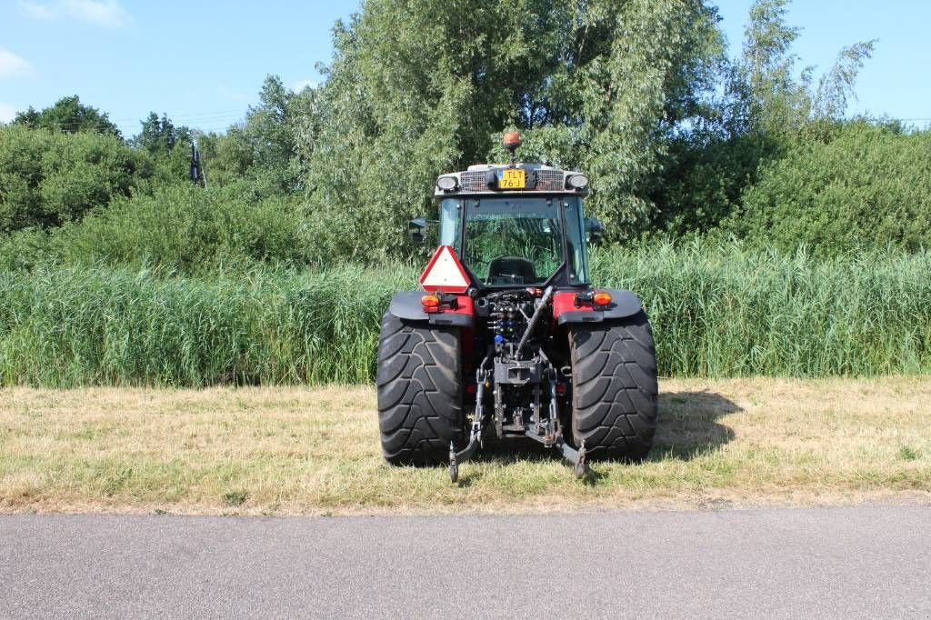 Traktor des Typs Massey Ferguson WF3710 Effici&euml;nt, Gebrauchtmaschine in Geldermalsen (Bild 5)