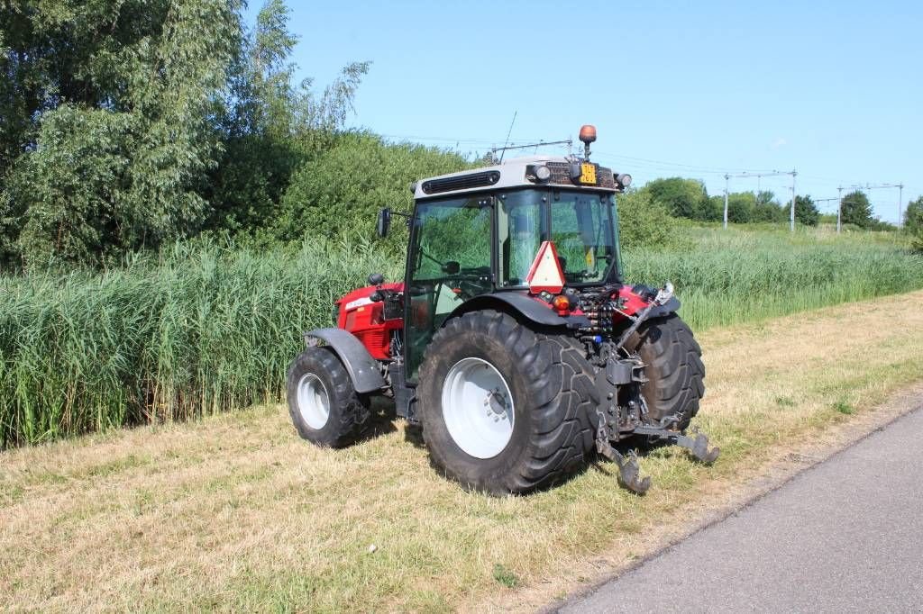 Traktor des Typs Massey Ferguson WF3710 Effici&euml;nt, Gebrauchtmaschine in Geldermalsen (Bild 7)