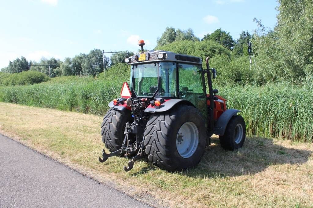Traktor des Typs Massey Ferguson WF3710 Effici&euml;nt, Gebrauchtmaschine in Geldermalsen (Bild 4)