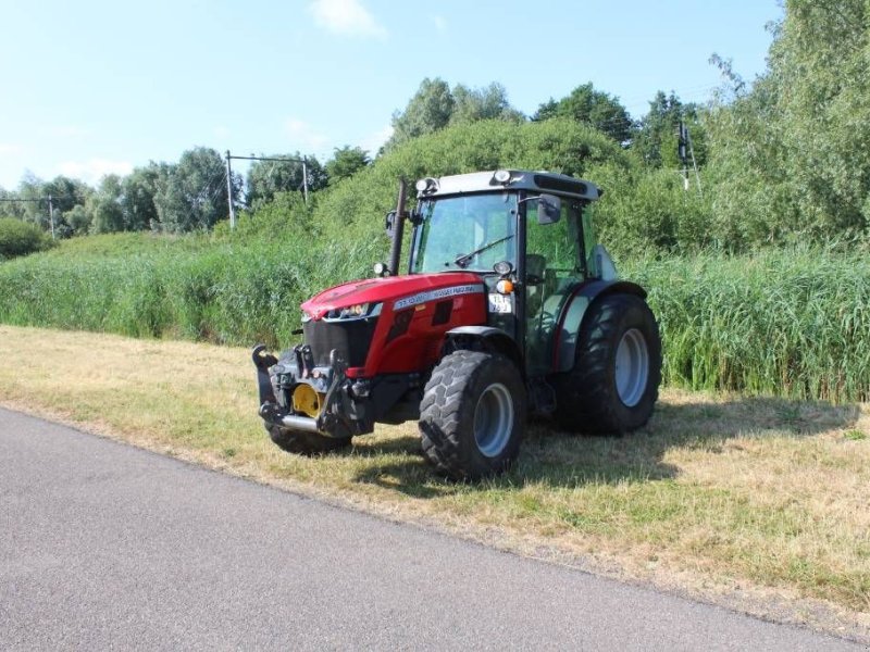 Traktor des Typs Massey Ferguson WF3710 Effici&euml;nt, Gebrauchtmaschine in Geldermalsen (Bild 1)