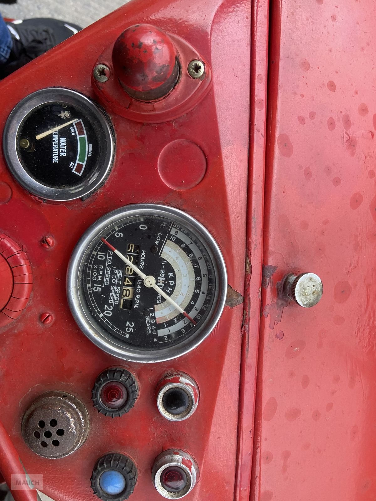 Traktor от тип McCormick 434, Gebrauchtmaschine в Burgkirchen (Снимка 11)