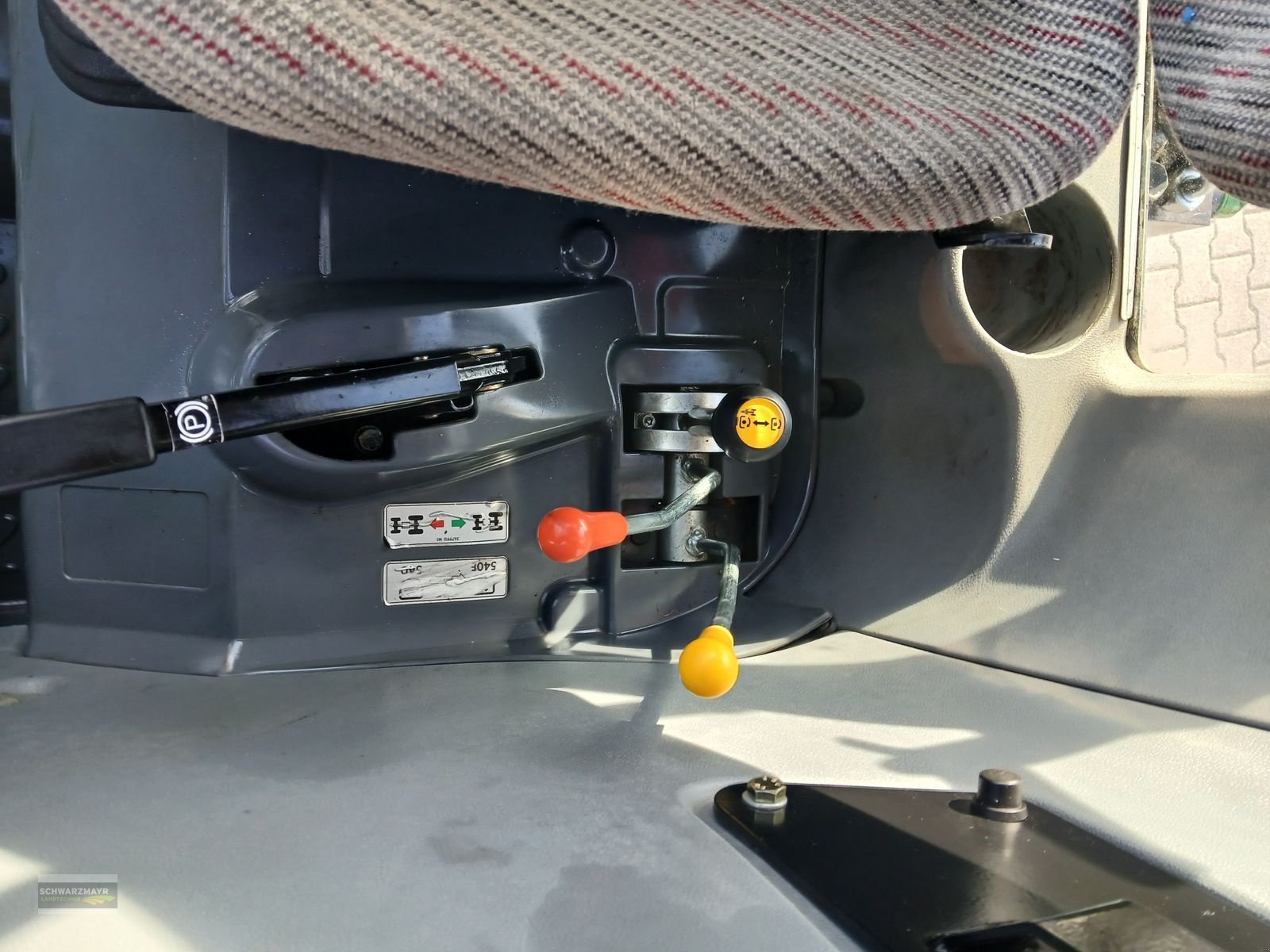 Traktor van het type McCormick C 100 MAX, Gebrauchtmaschine in Aurolzmünster (Foto 16)