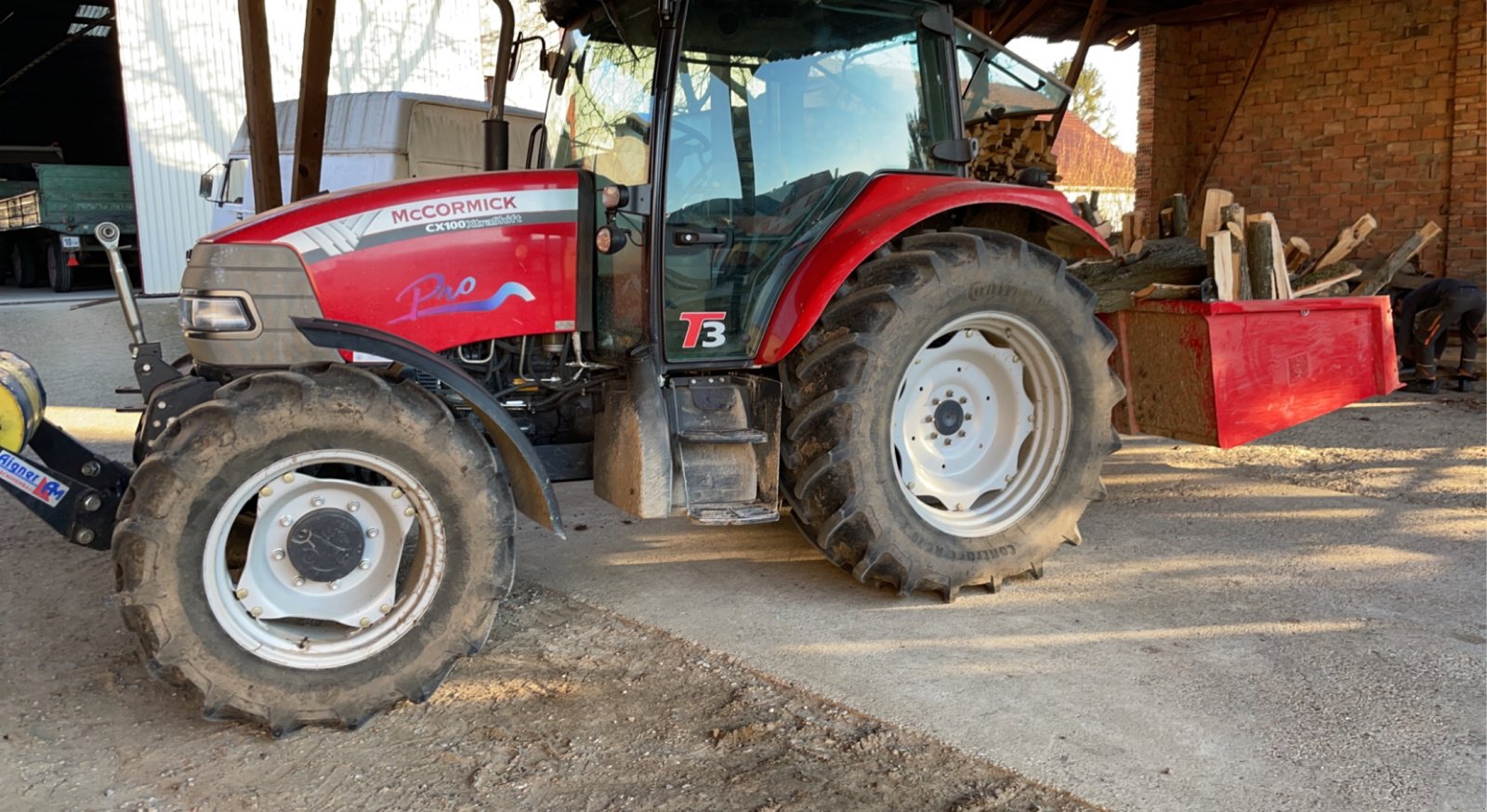 Traktor des Typs McCormick CX 100 XS, Gebrauchtmaschine in stixneusiedl (Bild 2)