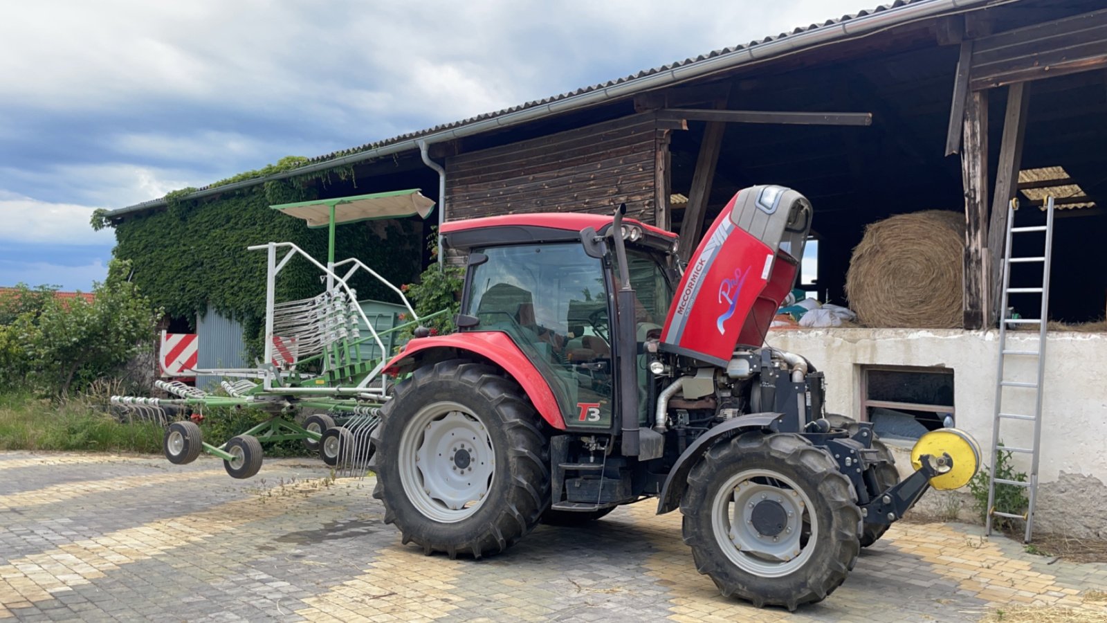 Traktor des Typs McCormick CX 100 XS, Gebrauchtmaschine in stixneusiedl (Bild 3)