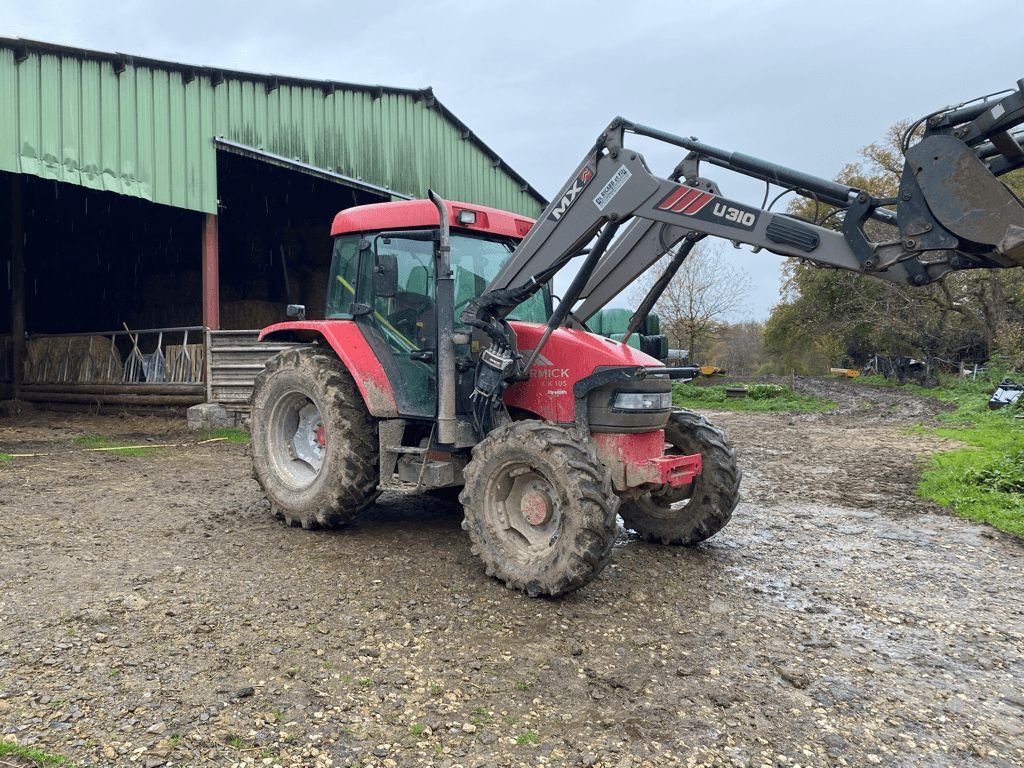 Traktor du type McCormick CX 105, Gebrauchtmaschine en BELLAC (Photo 1)