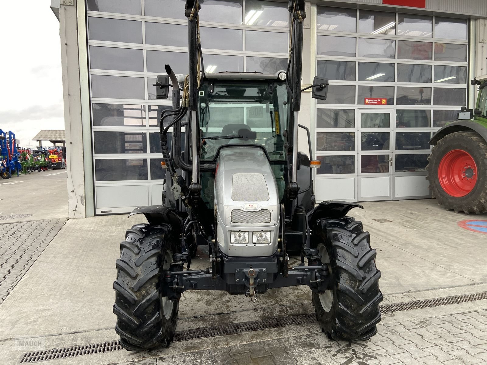 Traktor van het type McCormick CX 65 L, Gebrauchtmaschine in Burgkirchen (Foto 2)