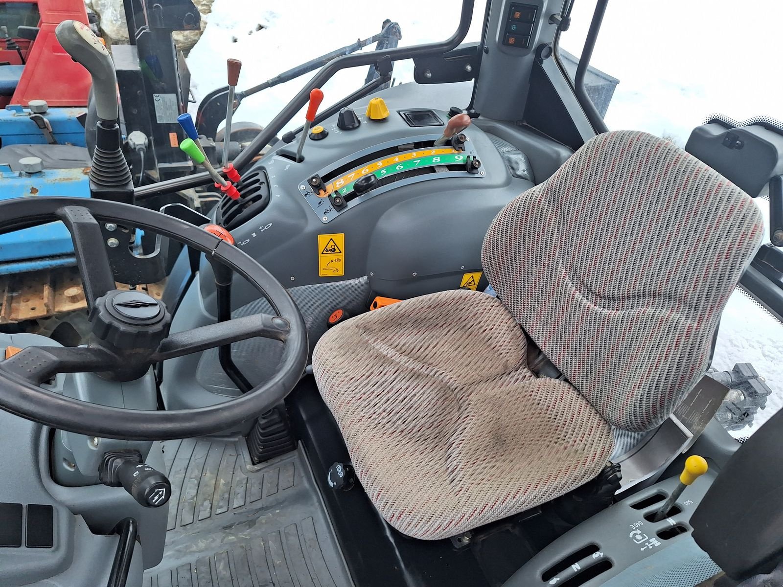 Traktor типа McCormick CX 80 3T L, Gebrauchtmaschine в Burgkirchen (Фотография 5)