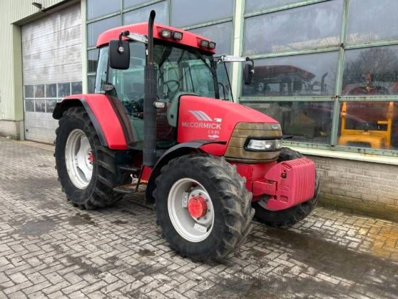 Traktor от тип McCormick CX 95, Gebrauchtmaschine в Roosendaal (Снимка 4)