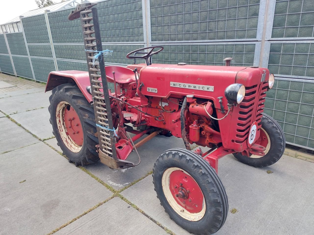 Traktor des Typs McCormick D-219, Gebrauchtmaschine in Ouderkerk aan den IJssel (Bild 1)