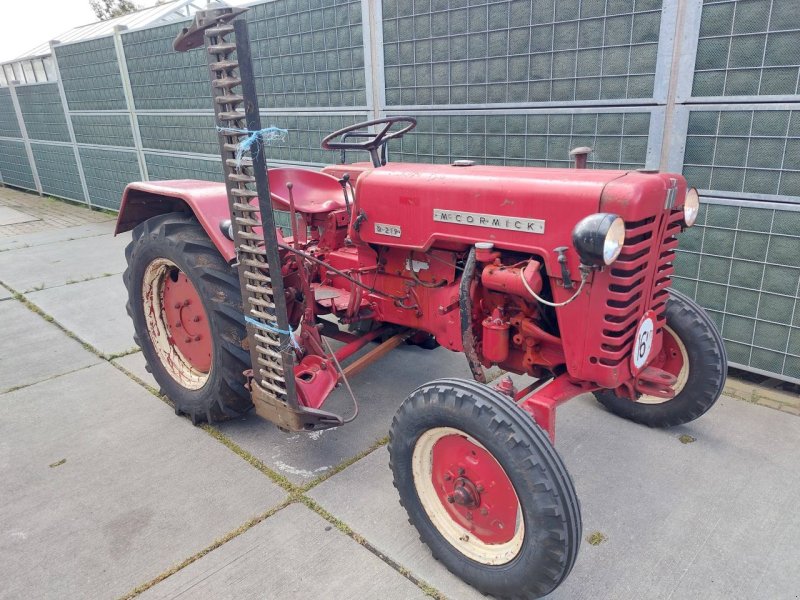 Traktor van het type McCormick D-219, Gebrauchtmaschine in Ouderkerk aan den IJssel (Foto 1)