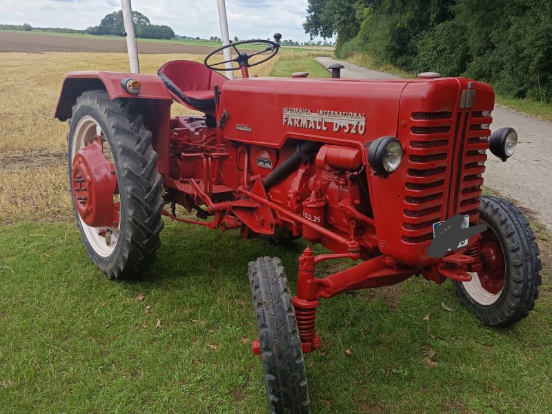 Traktor des Typs McCormick D-320, Gebrauchtmaschine in Oberndorf  (Bild 1)