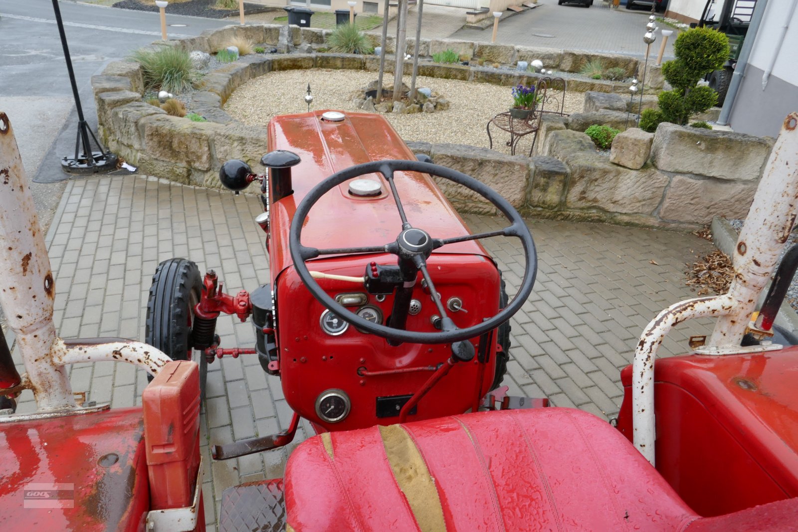Traktor des Typs McCormick D-324 "Motor komplett überholt" Gepflegter Traktor, Gebrauchtmaschine in Langenzenn (Bild 5)