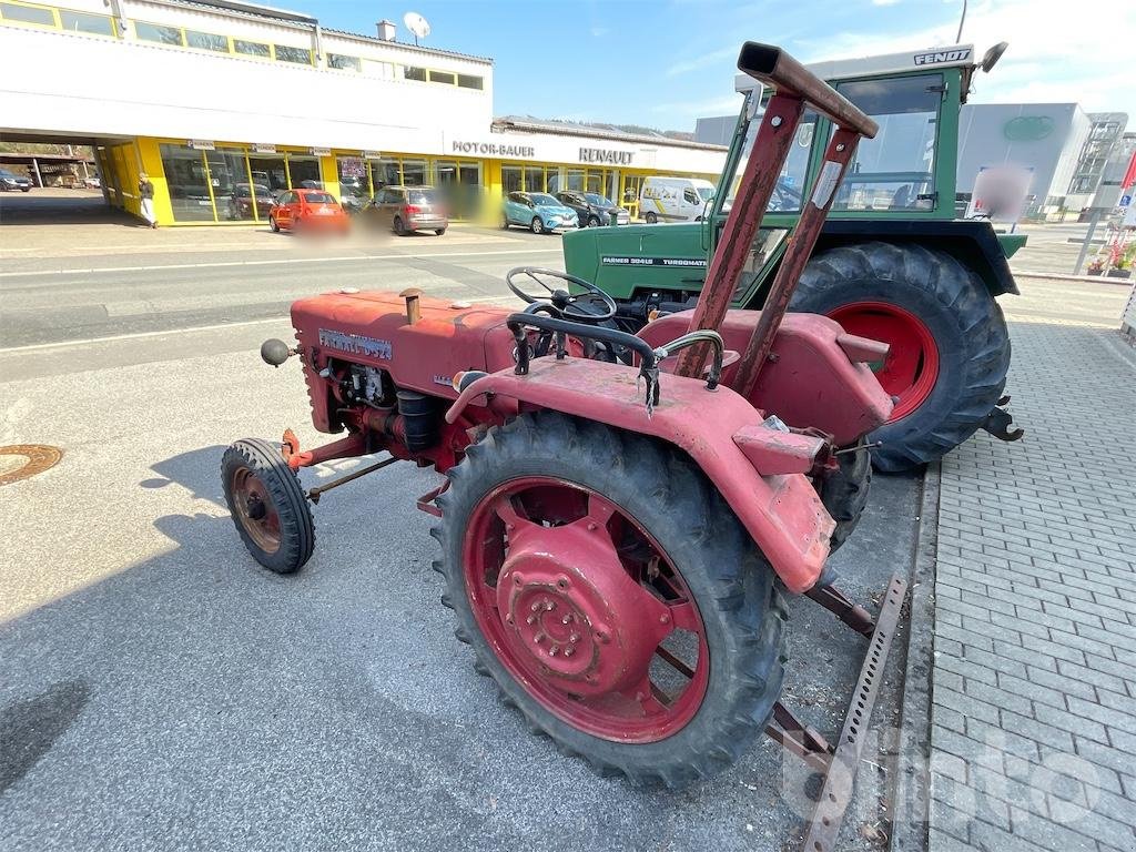 Traktor του τύπου McCormick D-324, Gebrauchtmaschine σε Düsseldorf (Φωτογραφία 3)