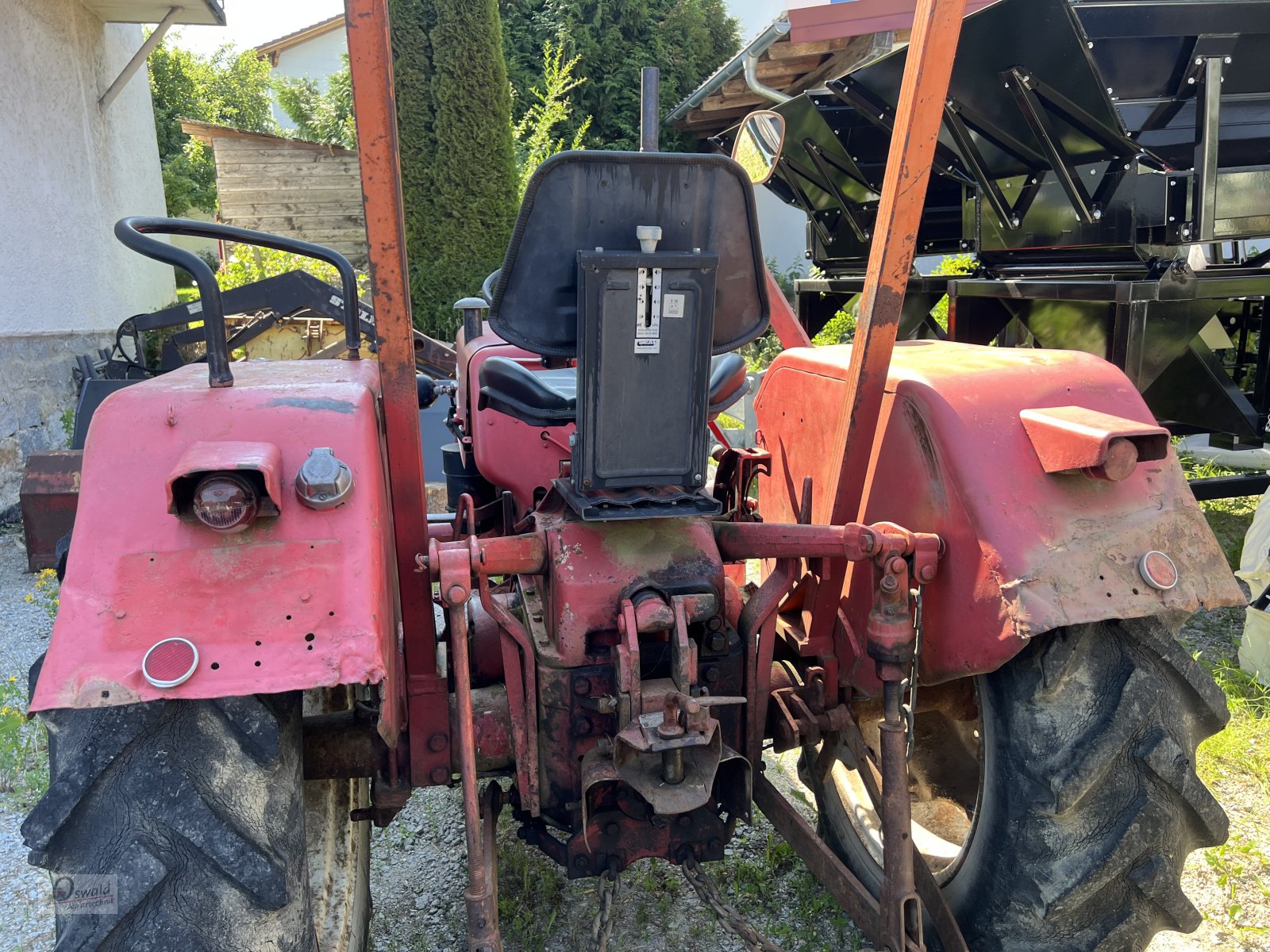 Traktor des Typs McCormick D-326, Gebrauchtmaschine in Regen (Bild 3)