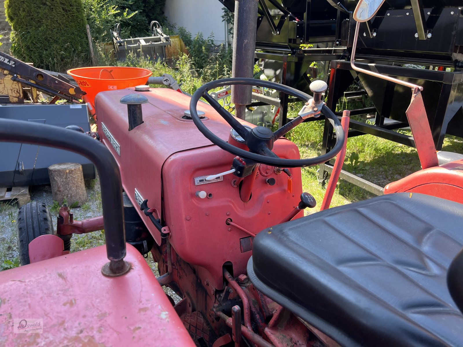 Traktor des Typs McCormick D-326, Gebrauchtmaschine in Regen (Bild 4)