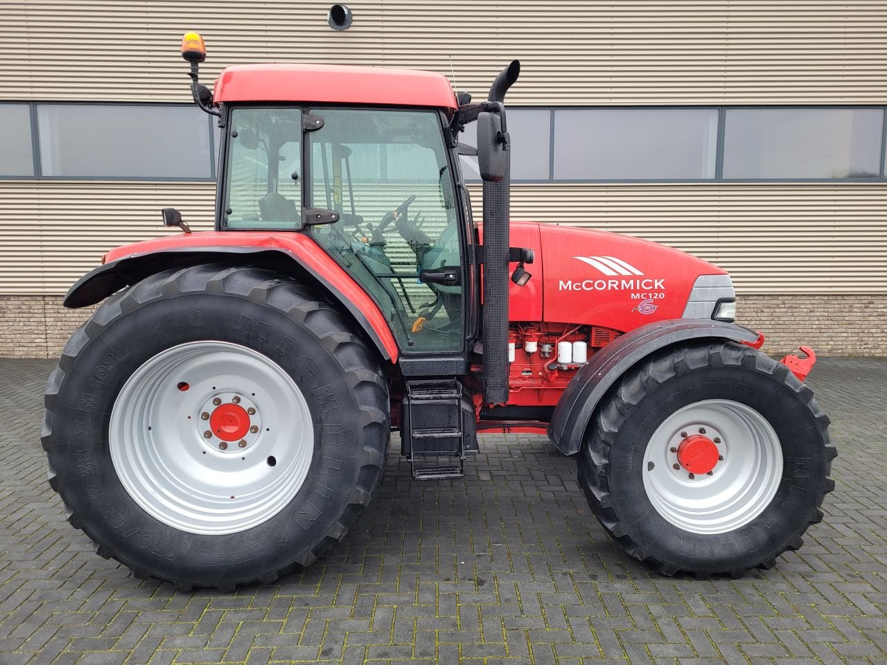 Traktor typu McCormick MC-120, Gebrauchtmaschine w Houten (Zdjęcie 2)