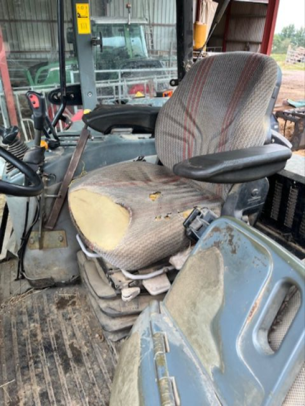 Traktor типа McCormick MC 90, Gebrauchtmaschine в CHAMPLECY (Фотография 6)