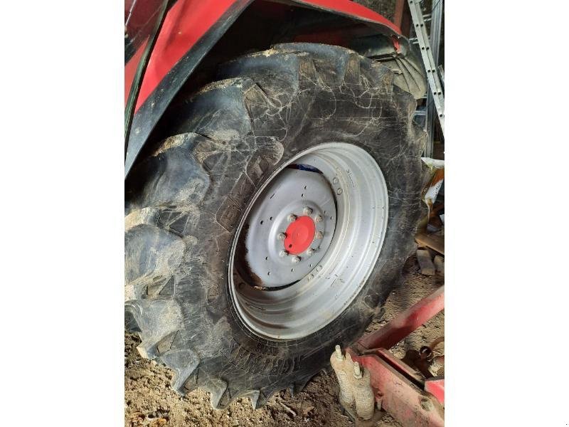 Traktor типа McCormick MC115, Gebrauchtmaschine в ST JEAN D'ANGELY (Фотография 10)