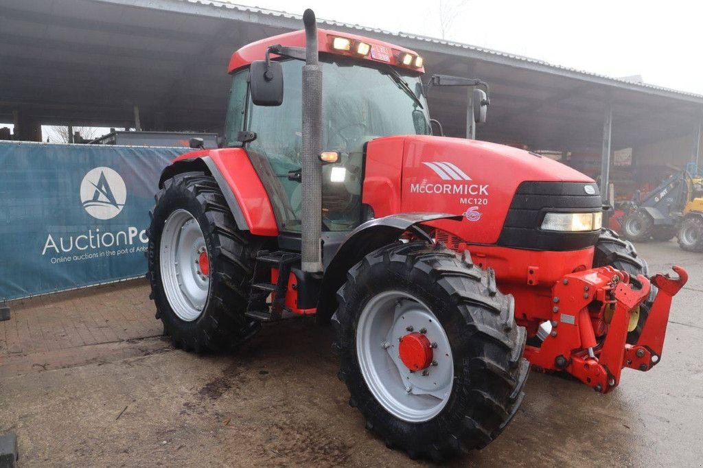 Traktor Türe ait McCormick MC120P6, Gebrauchtmaschine içinde Antwerpen (resim 8)