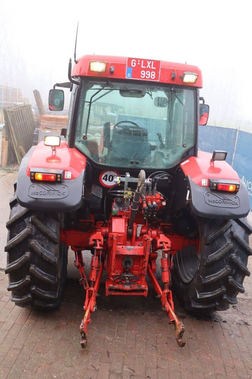 Traktor Türe ait McCormick MC120P6, Gebrauchtmaschine içinde Antwerpen (resim 5)