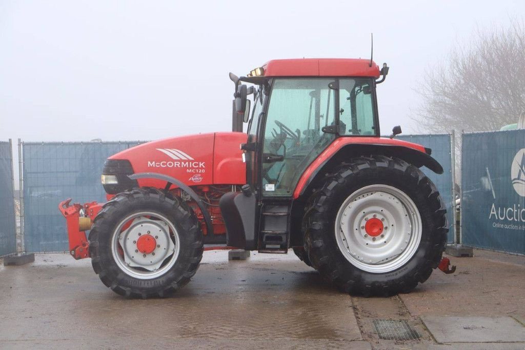 Traktor Türe ait McCormick MC120P6, Gebrauchtmaschine içinde Antwerpen (resim 2)