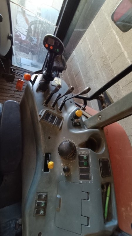 Traktor Türe ait McCormick MTX 120, Gebrauchtmaschine içinde COGNAC LA FORET (resim 3)