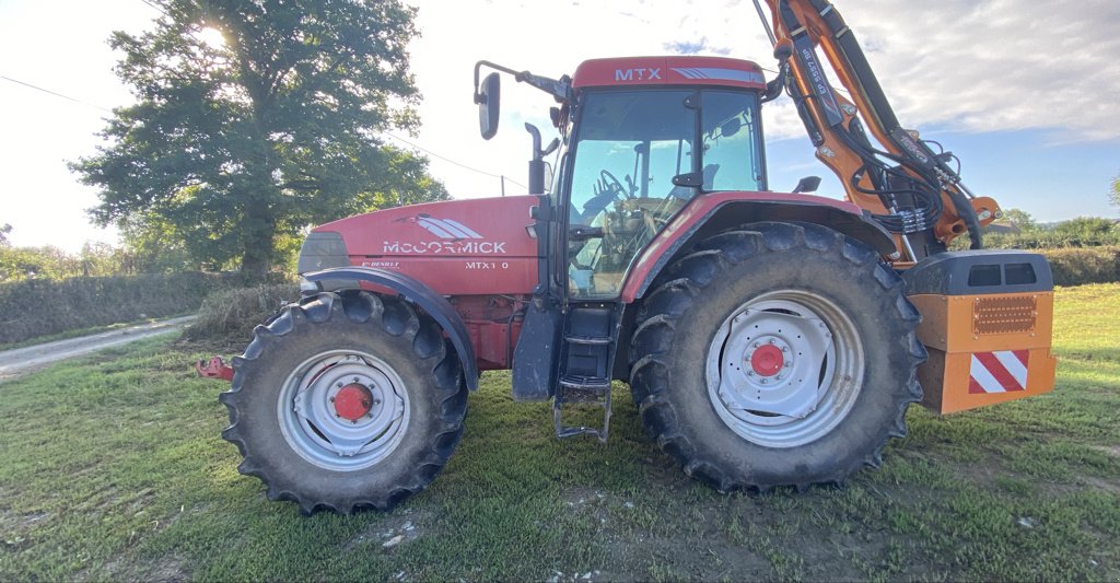 Traktor от тип McCormick MTX120, Gebrauchtmaschine в MONTLUCON (Снимка 7)