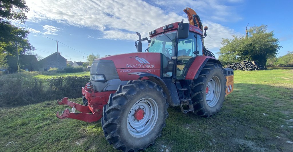 Traktor от тип McCormick MTX120, Gebrauchtmaschine в MONTLUCON (Снимка 1)