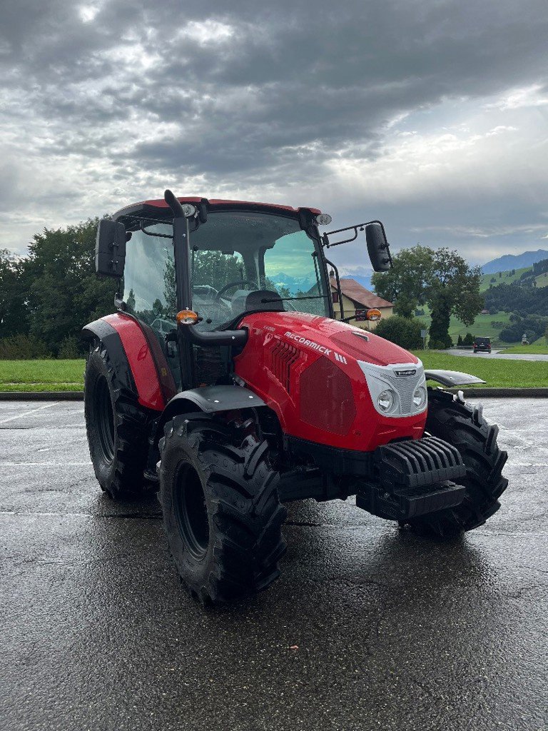 Traktor typu McCormick X 4.080, Neumaschine v Helgisried (Obrázek 1)