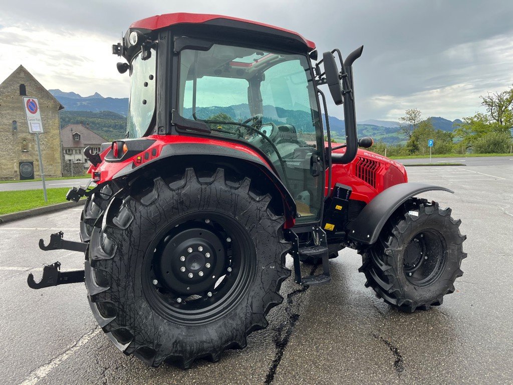 Traktor typu McCormick X 4.080, Neumaschine v Helgisried (Obrázek 4)