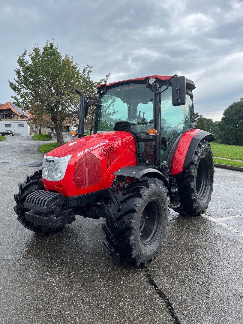 Traktor typu McCormick X 4.080, Neumaschine v Helgisried (Obrázek 2)