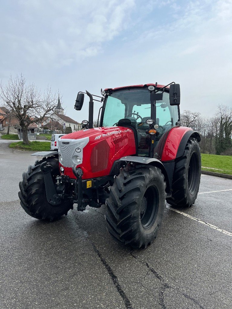 Traktor του τύπου McCormick X 6.135, Ausstellungsmaschine σε Helgisried (Φωτογραφία 1)