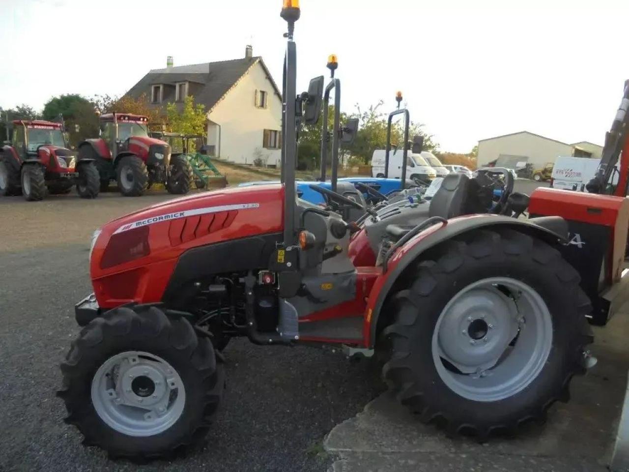 Traktor typu McCormick x2-55, Gebrauchtmaschine v Authon (Obrázek 2)