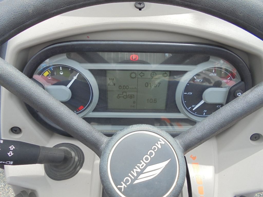 Traktor des Typs McCormick X2-55, Gebrauchtmaschine in AUTHON (Bild 9)