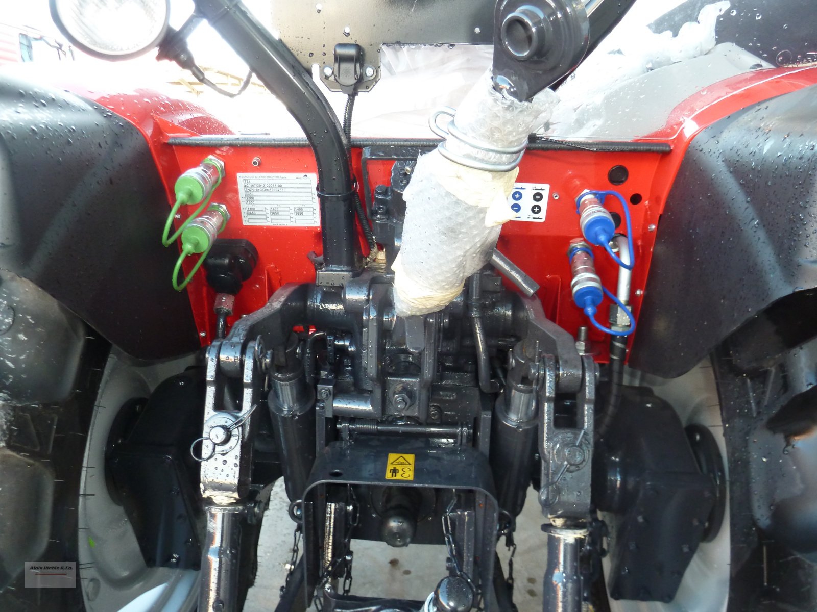 Traktor des Typs McCormick X2.055, Neumaschine in Tapfheim (Bild 7)