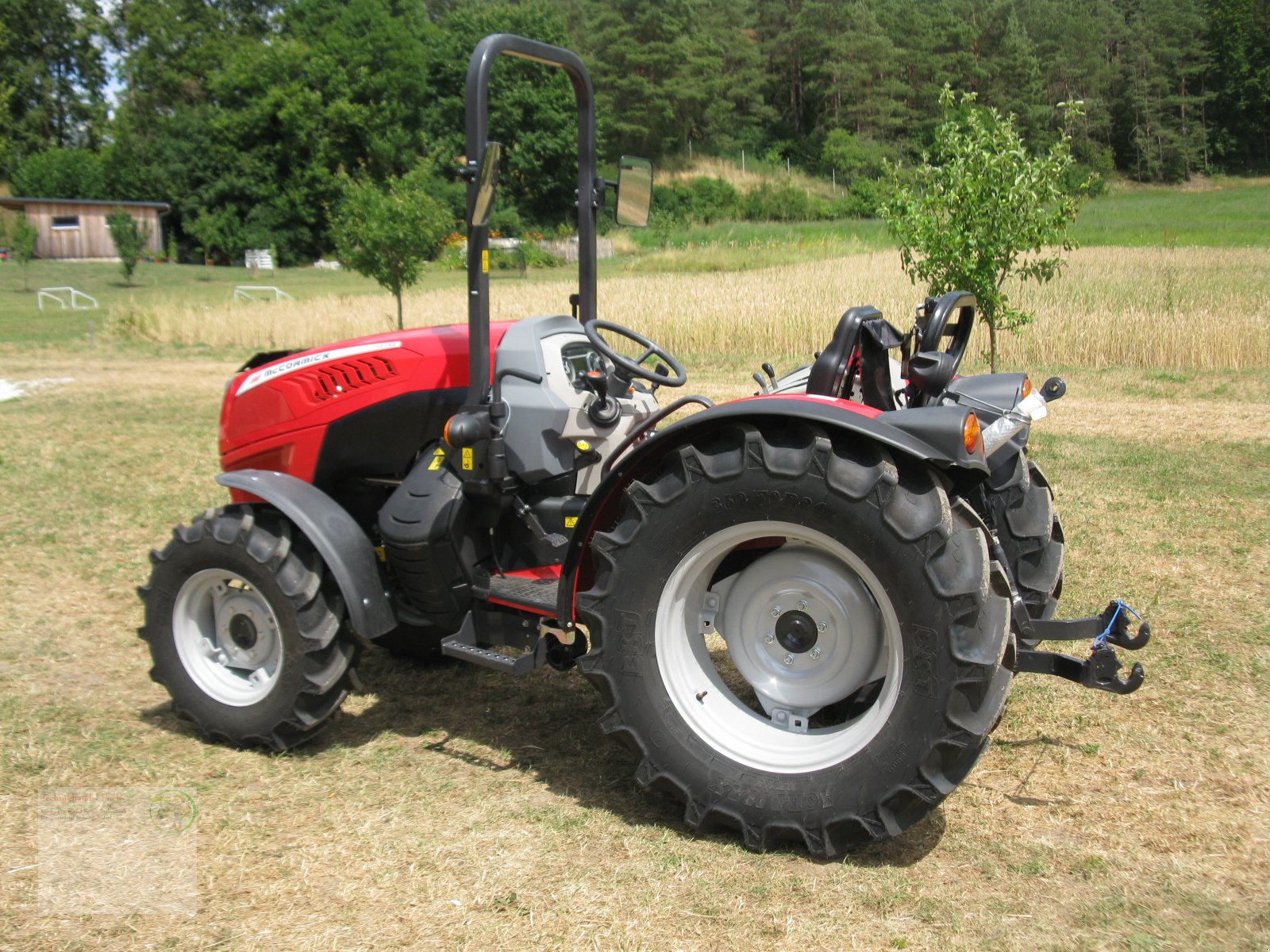 Traktor des Typs McCormick X2.055, Neumaschine in Pottenstein (Bild 3)