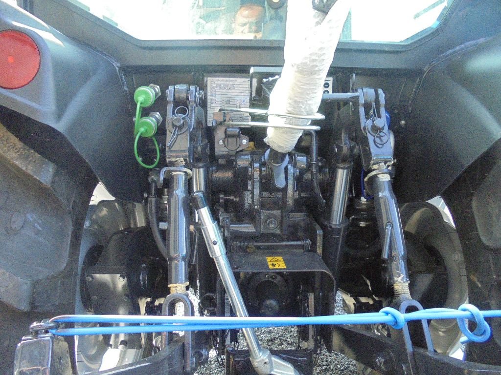 Traktor типа McCormick X2.055, Gebrauchtmaschine в AUTHON (Фотография 5)