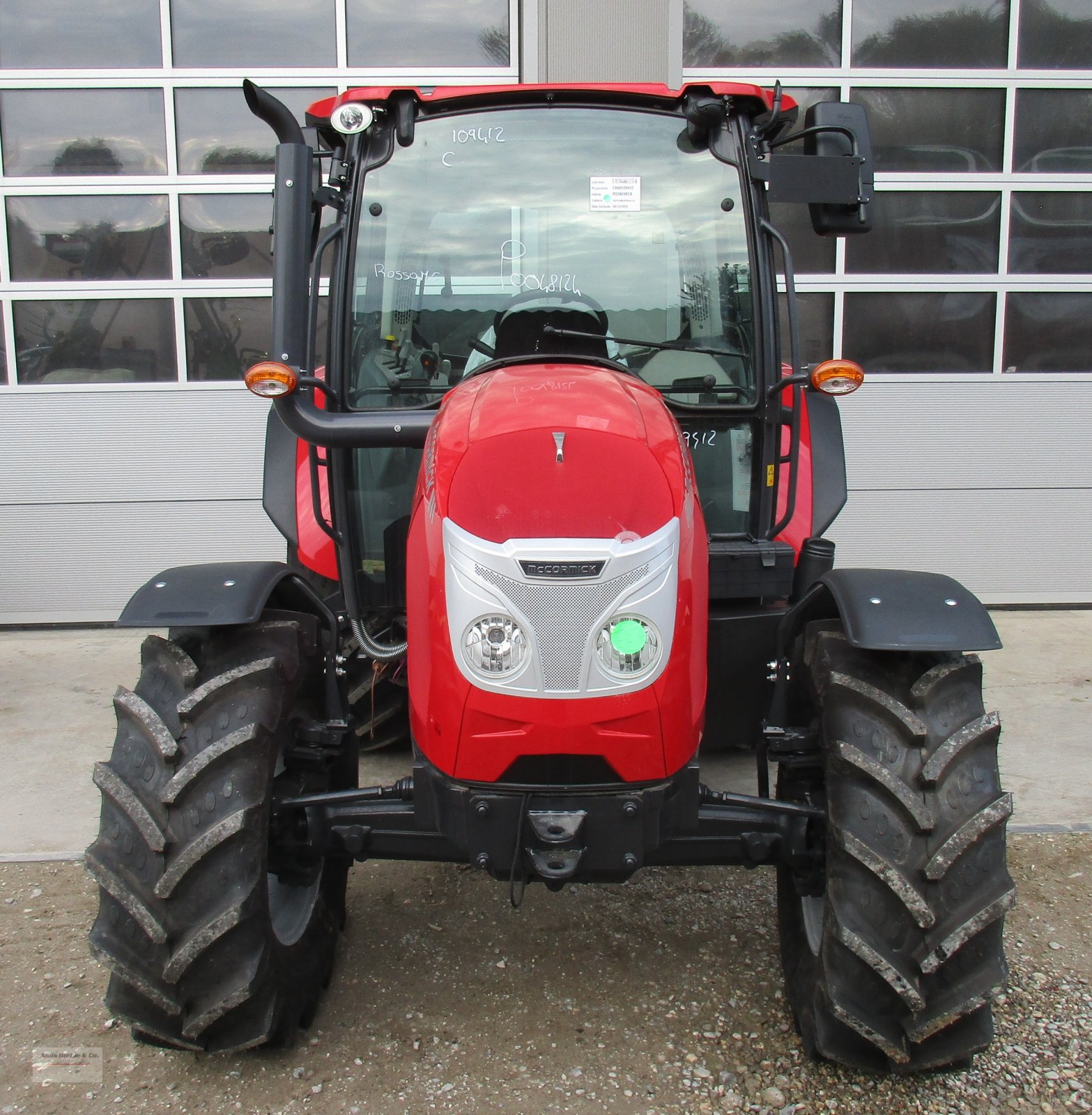 Traktor des Typs McCormick X4.070, Neumaschine in Tapfheim (Bild 5)