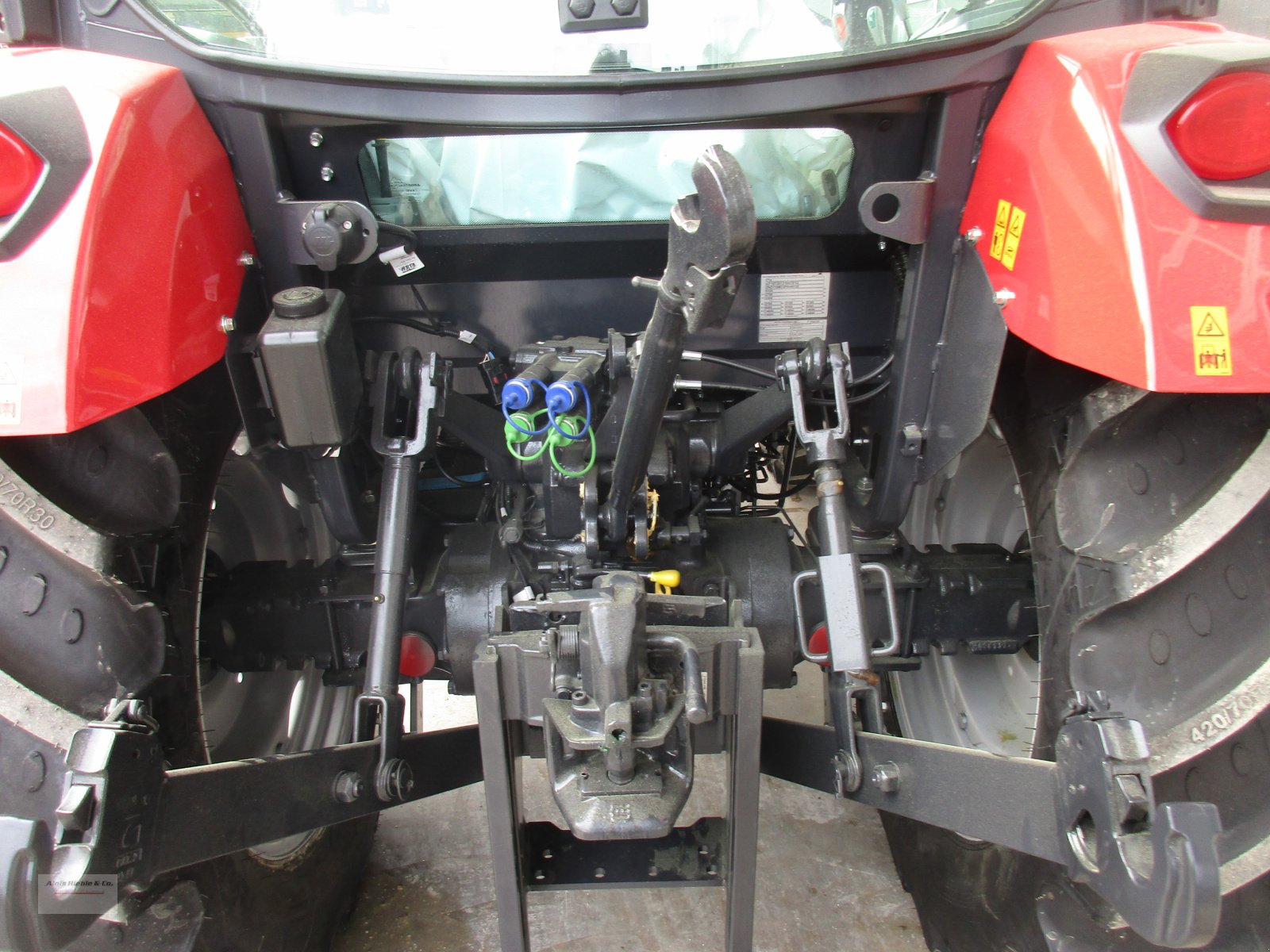 Traktor des Typs McCormick X4.070, Neumaschine in Tapfheim (Bild 3)