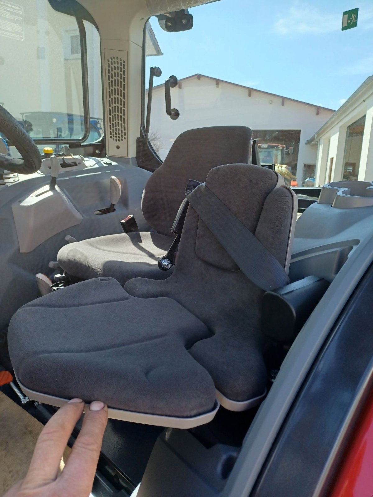 Traktor του τύπου McCormick X4.080, Neumaschine σε Au/Hallertau (Φωτογραφία 4)